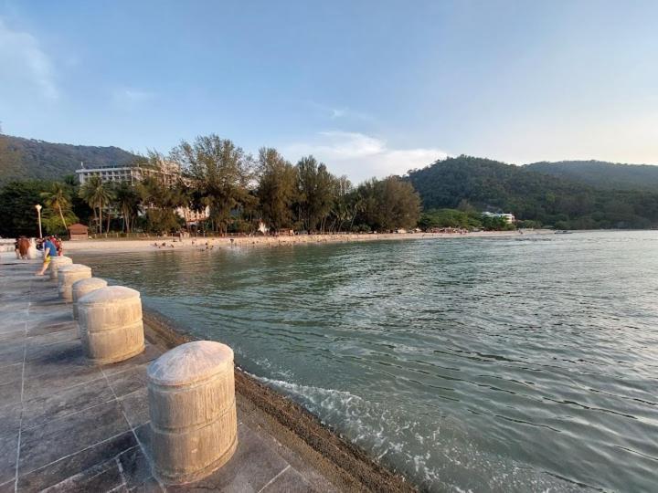 My Cozy Nest - Near Beach باتو فيرينغي المظهر الخارجي الصورة
